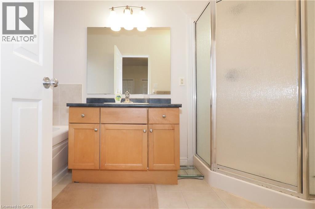 565 Springwater Drive, Waterloo, ON - Indoor Photo Showing Bathroom