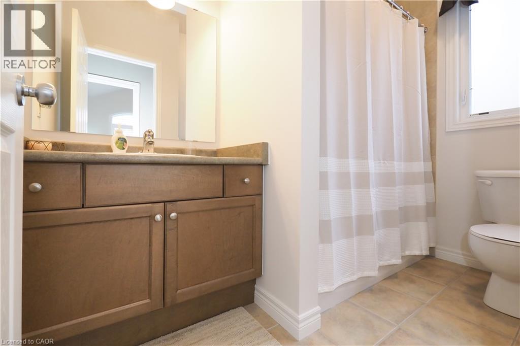 565 Springwater Drive, Waterloo, ON - Indoor Photo Showing Bathroom