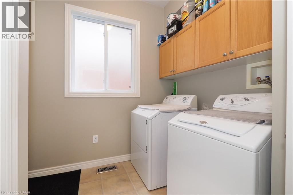565 Springwater Drive, Waterloo, ON - Indoor Photo Showing Laundry Room