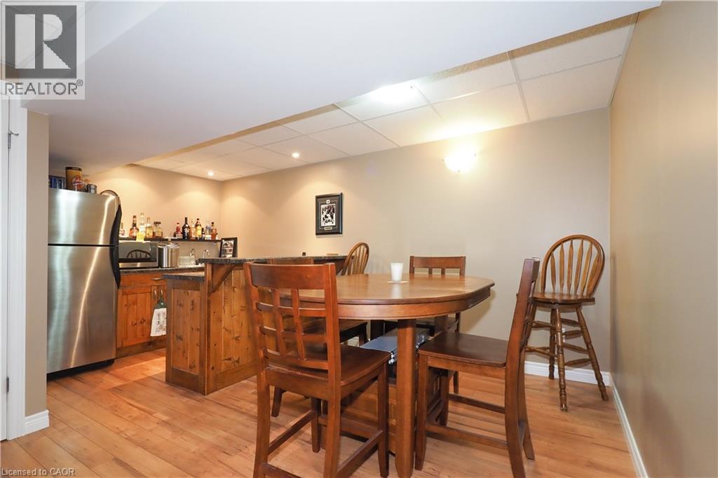 565 Springwater Drive, Waterloo, ON - Indoor Photo Showing Dining Room