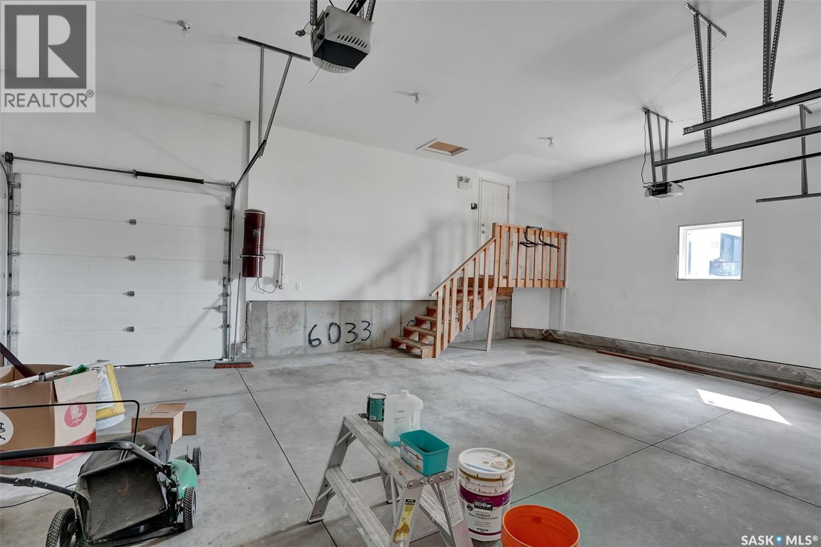 6033 Little Pine Loop, Regina, SK - Indoor Photo Showing Garage