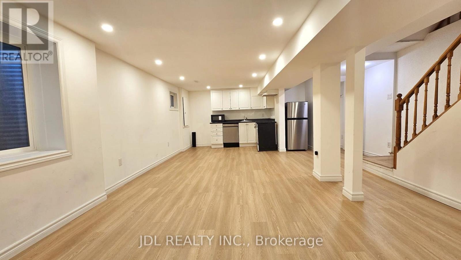 3769 Brandon Gate Drive, Mississauga, ON - Indoor Photo Showing Other Room