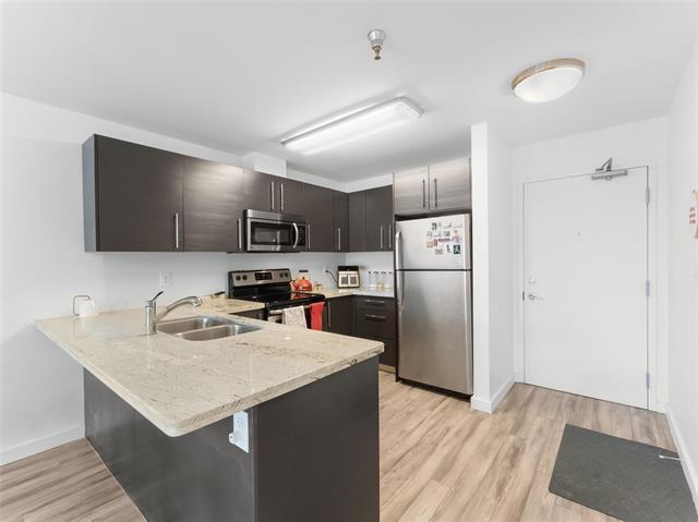 310-155 Sherbrook St, Winnipeg, MB - Indoor Photo Showing Kitchen With Stainless Steel Kitchen With Double Sink