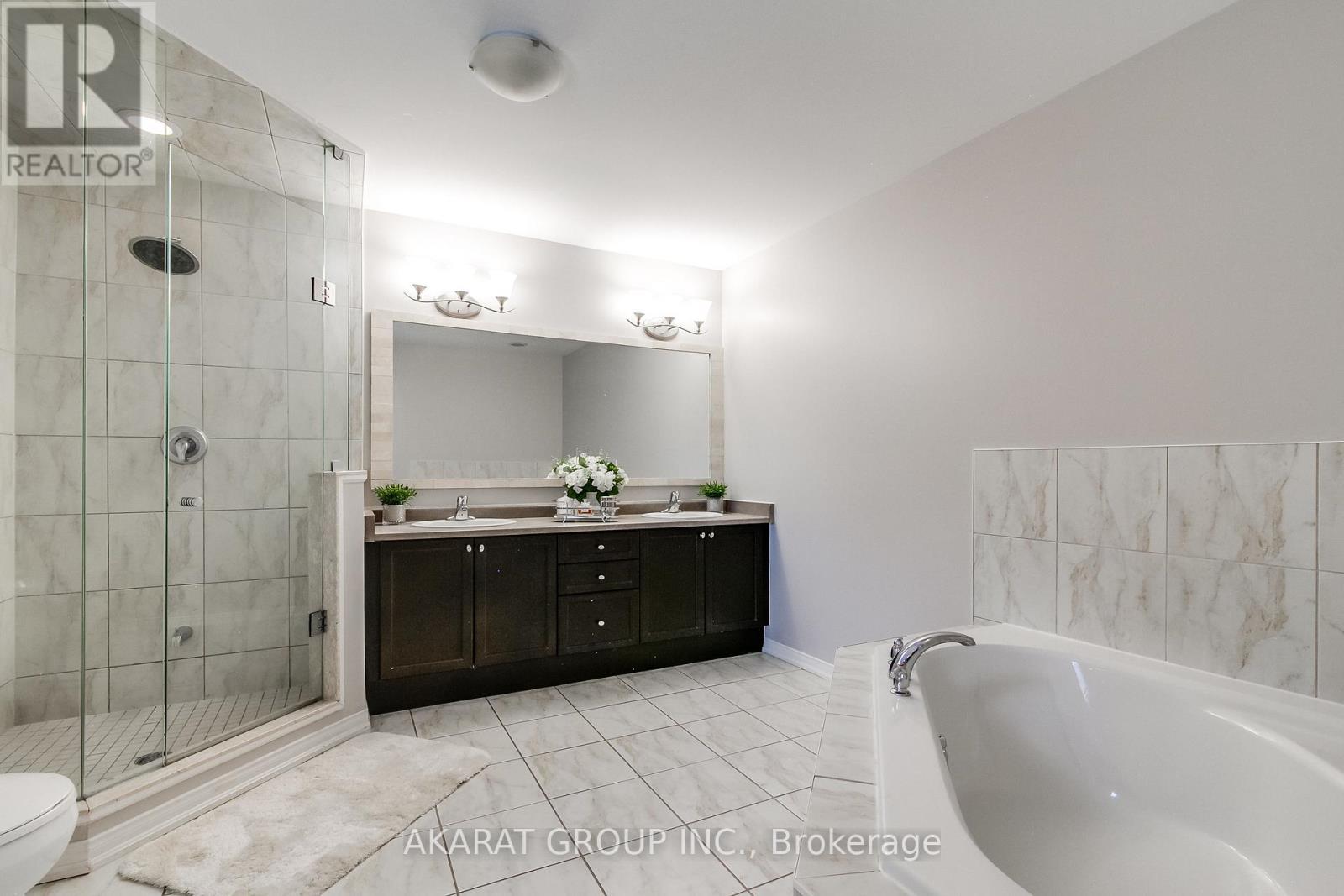 3320 Cline Street, Burlington, ON - Indoor Photo Showing Bathroom