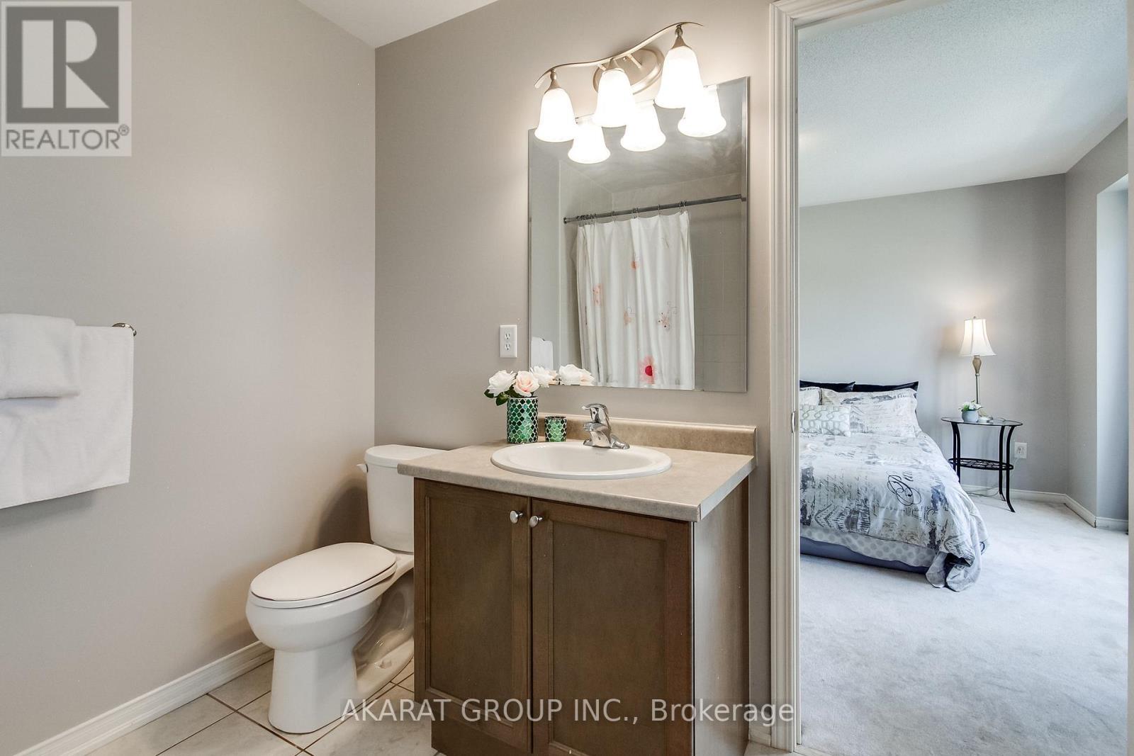 3320 Cline Street, Burlington, ON - Indoor Photo Showing Bathroom