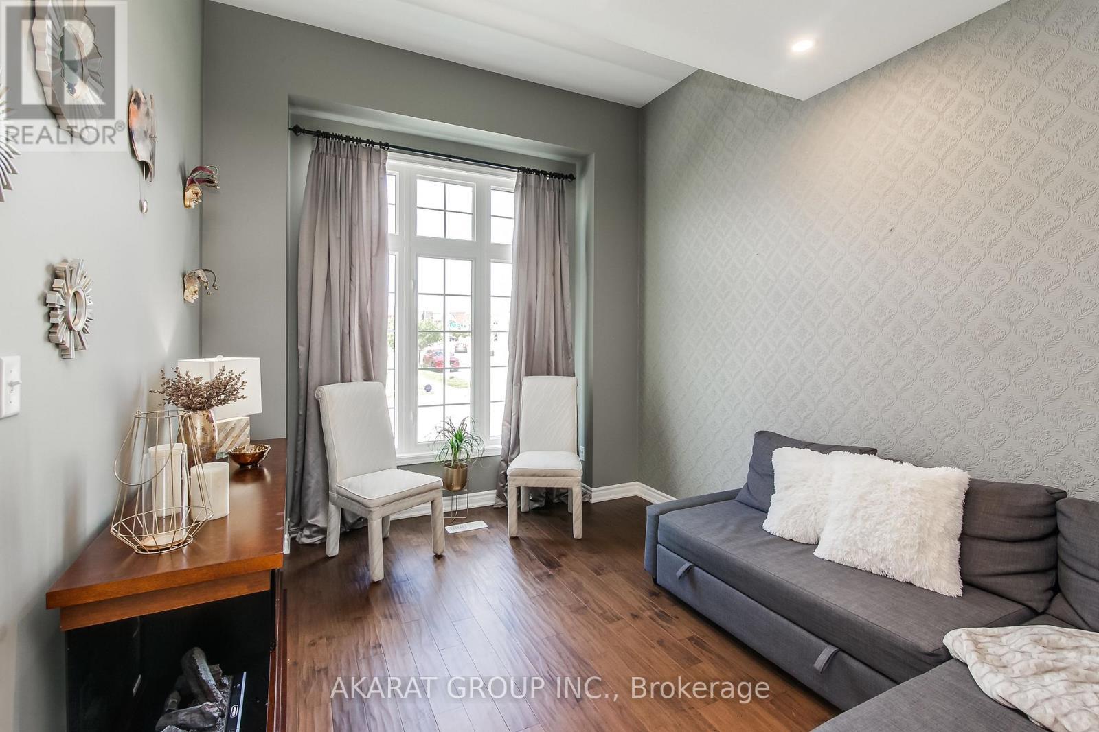 3320 Cline Street, Burlington, ON - Indoor