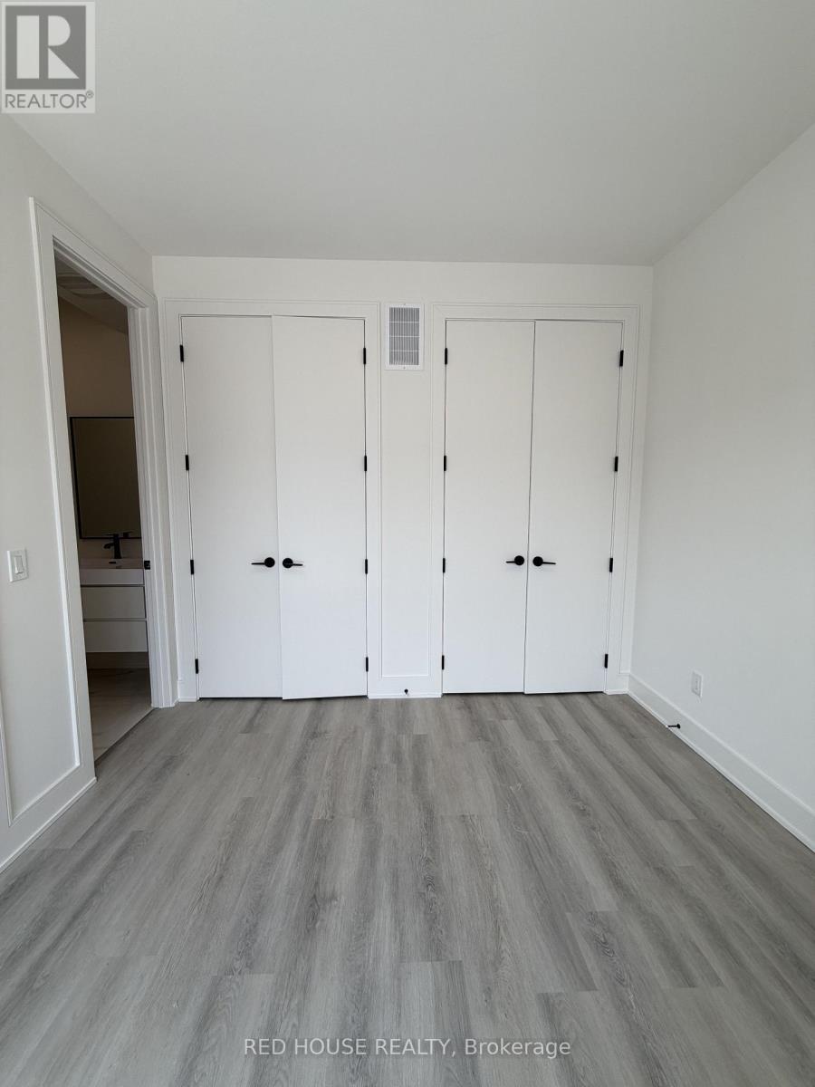 143 Everett Common, St. Catharines, ON - Indoor Photo Showing Garage