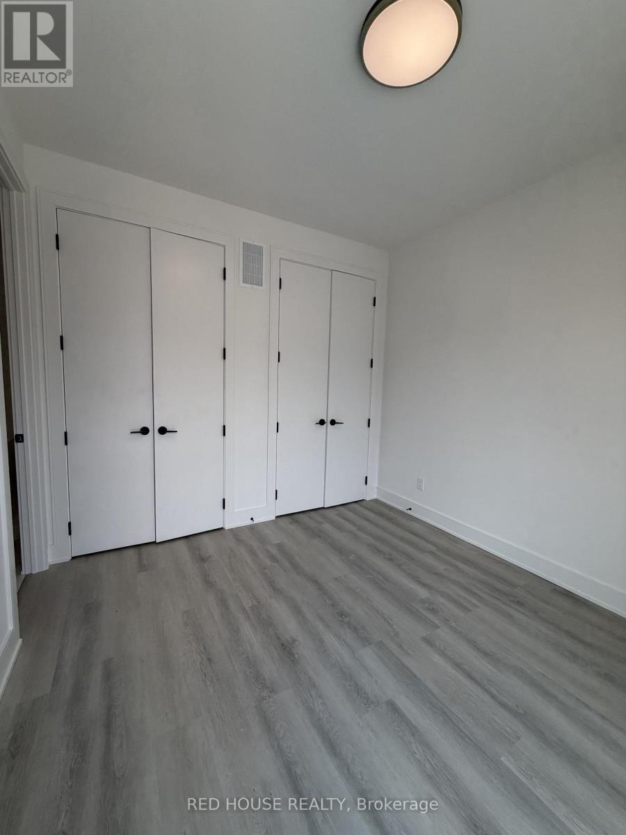 143 Everett Common, St. Catharines, ON - Indoor Photo Showing Garage