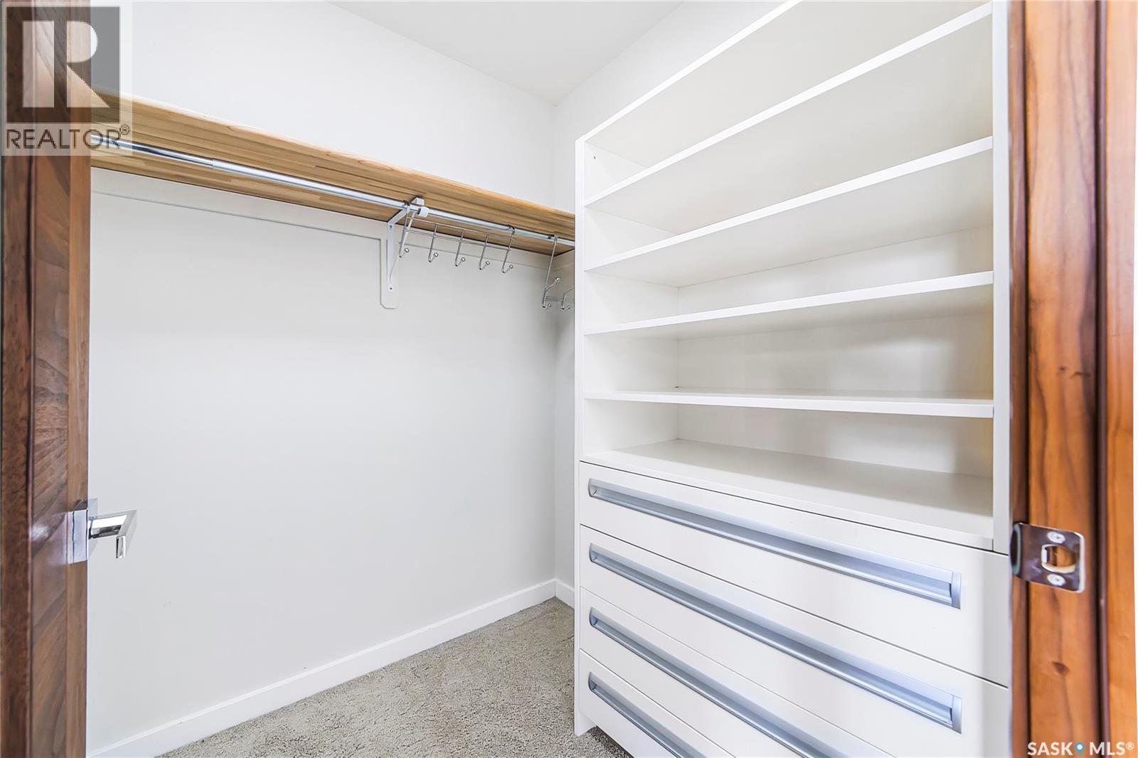 435 Pichler Crescent, Saskatoon, SK - Indoor With Storage