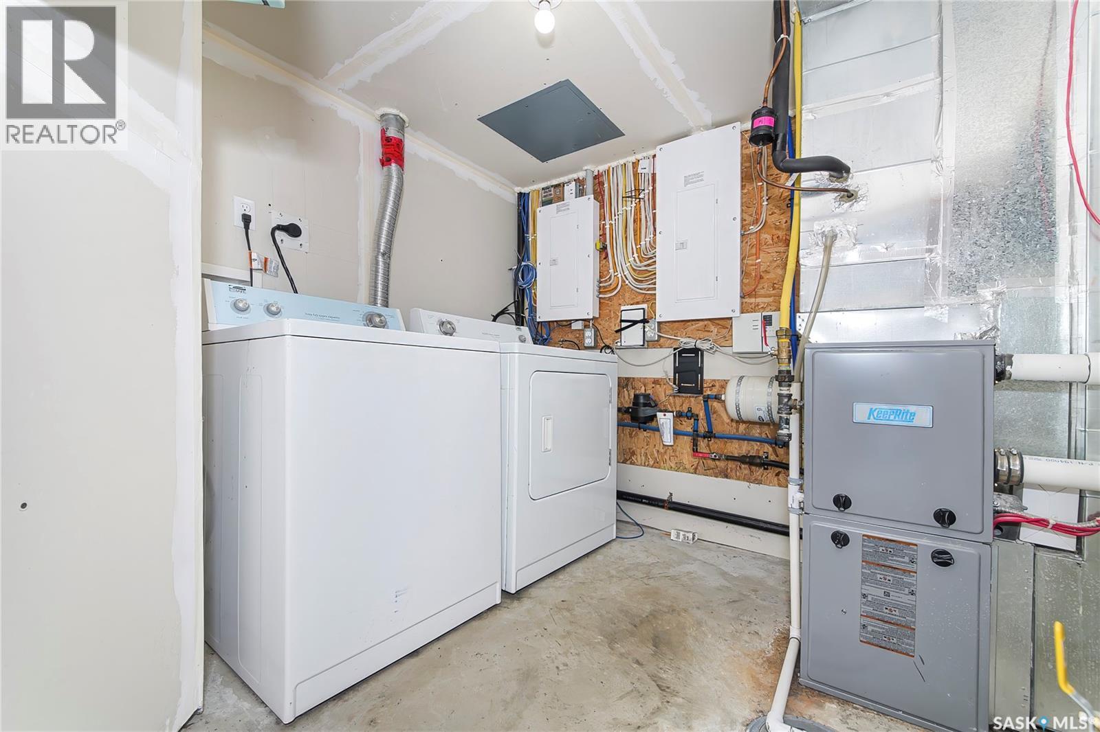 435 Pichler Crescent, Saskatoon, SK - Indoor Photo Showing Laundry Room