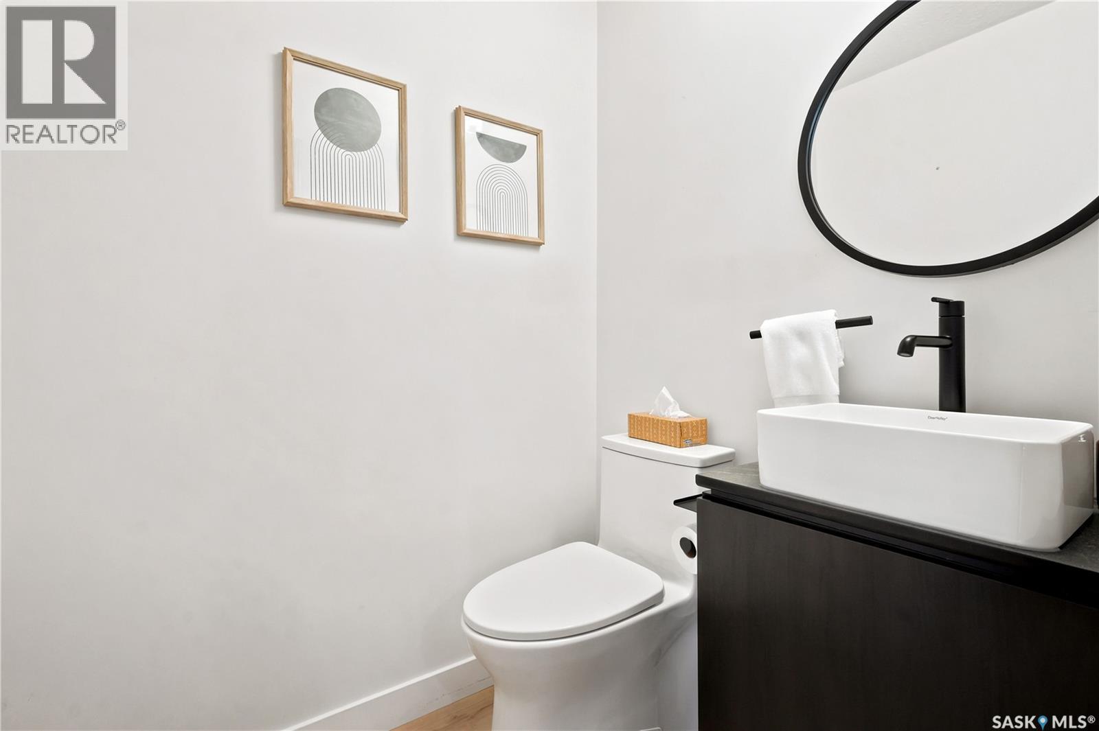 2023 Edward Street, Regina, SK - Indoor Photo Showing Bathroom