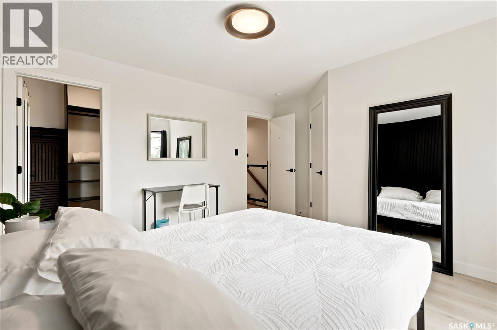 2023 Edward Street, Regina, SK - Indoor Photo Showing Bedroom