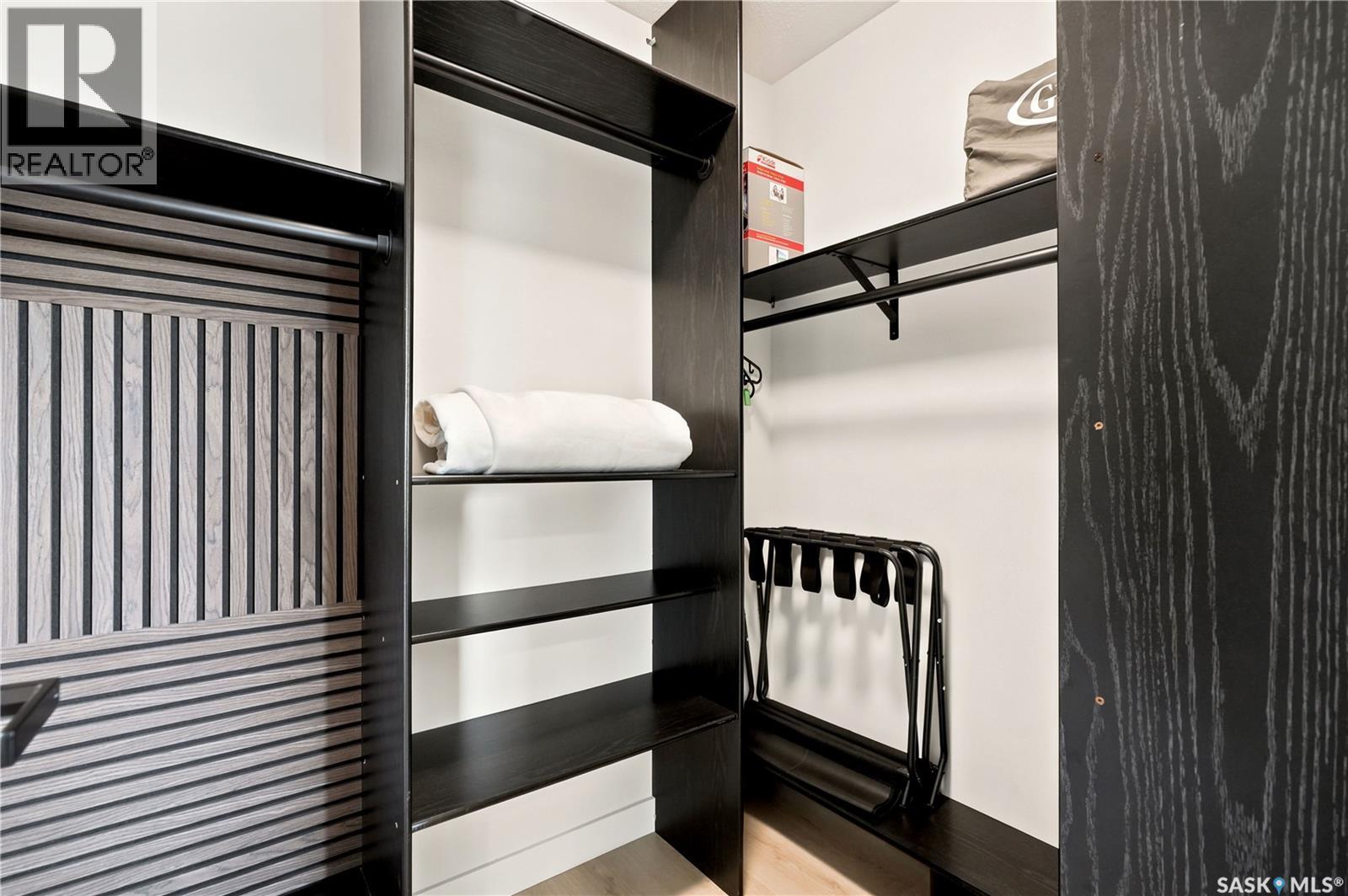2023 Edward Street, Regina, SK - Indoor