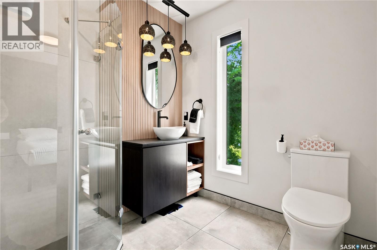 2023 Edward Street, Regina, SK - Indoor Photo Showing Bathroom
