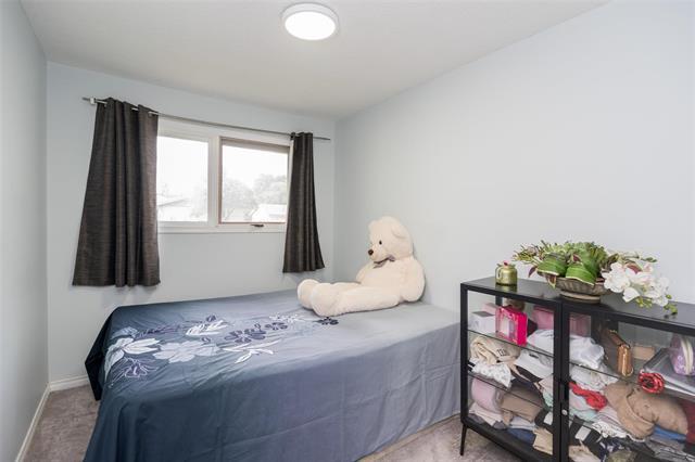 243 Antrim Rd, Winnipeg, MB - Indoor Photo Showing Bedroom