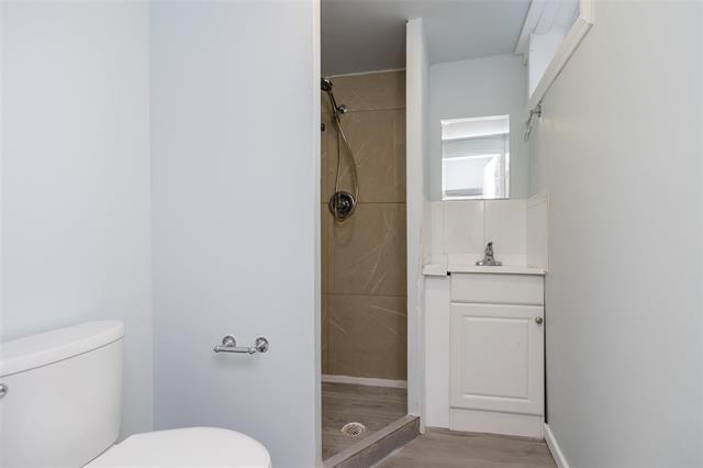 243 Antrim Rd, Winnipeg, MB - Indoor Photo Showing Bathroom