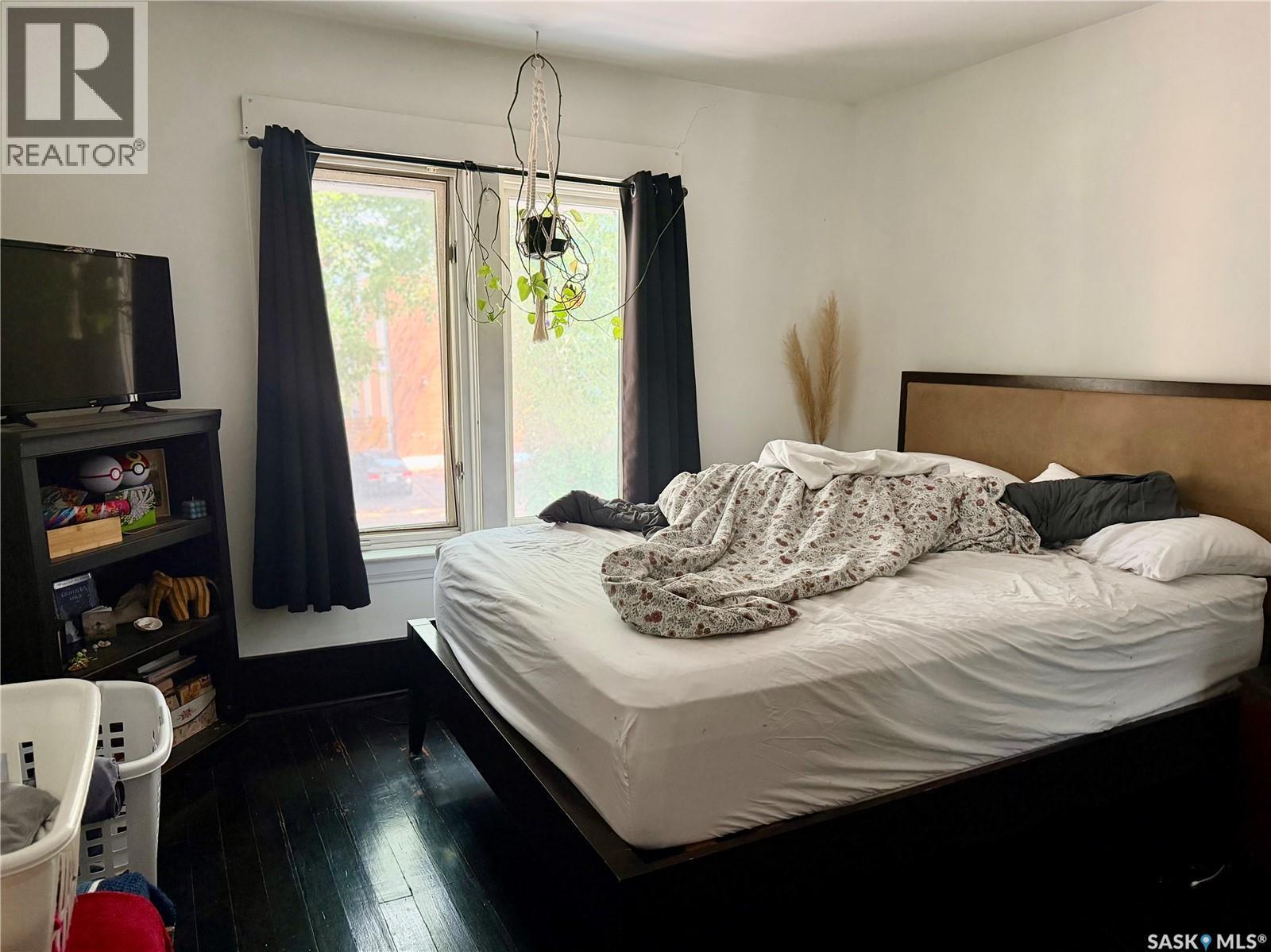 2130 Rae Street, Regina, SK - Indoor Photo Showing Bedroom