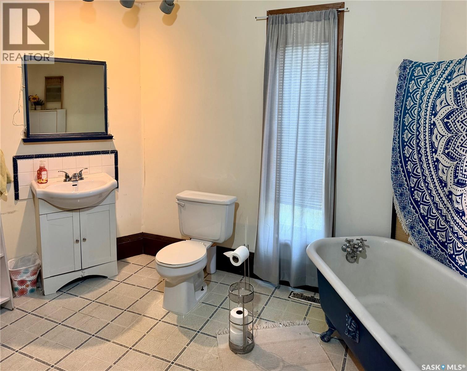 2130 Rae Street, Regina, SK - Indoor Photo Showing Bathroom