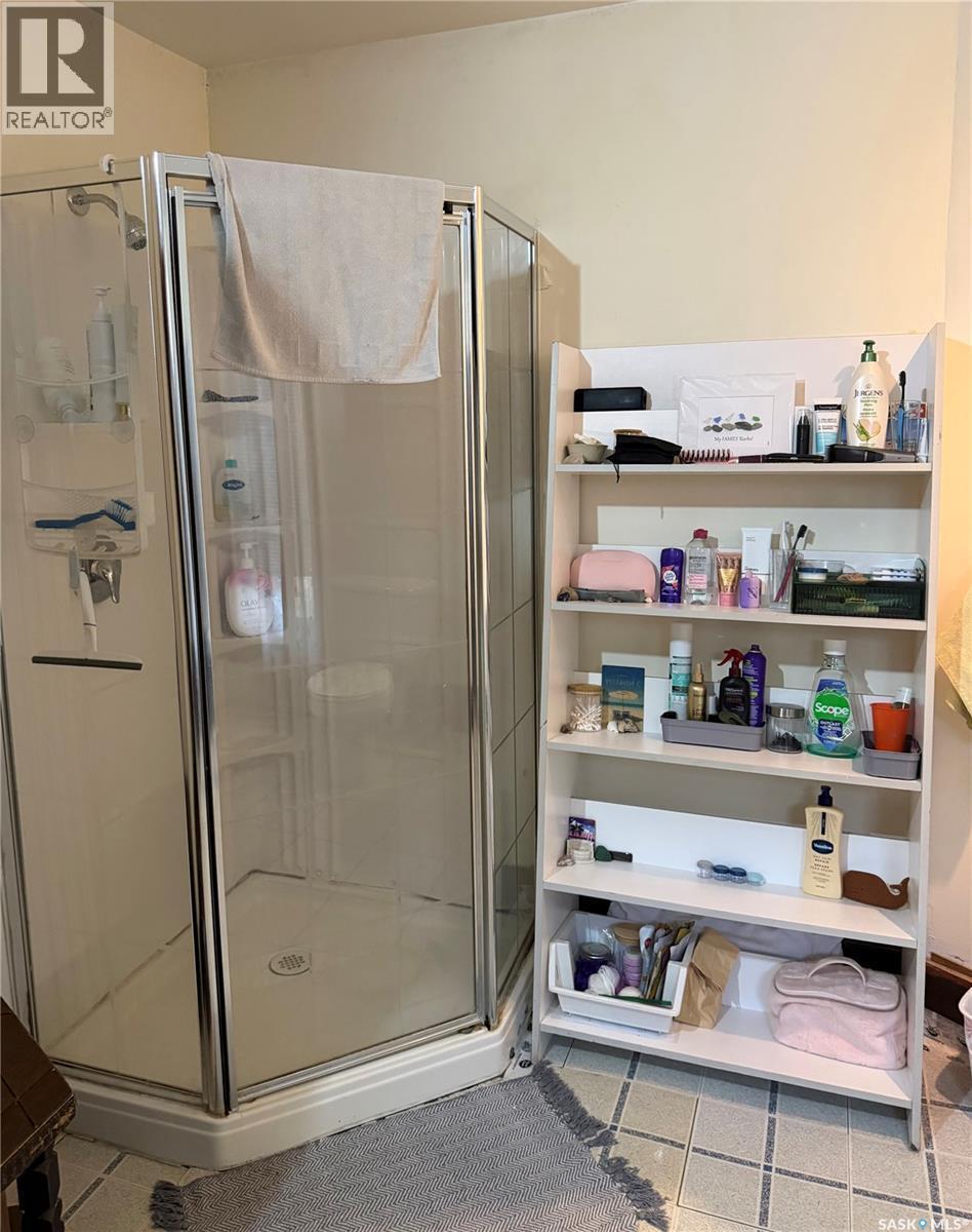 2130 Rae Street, Regina, SK - Indoor Photo Showing Bathroom