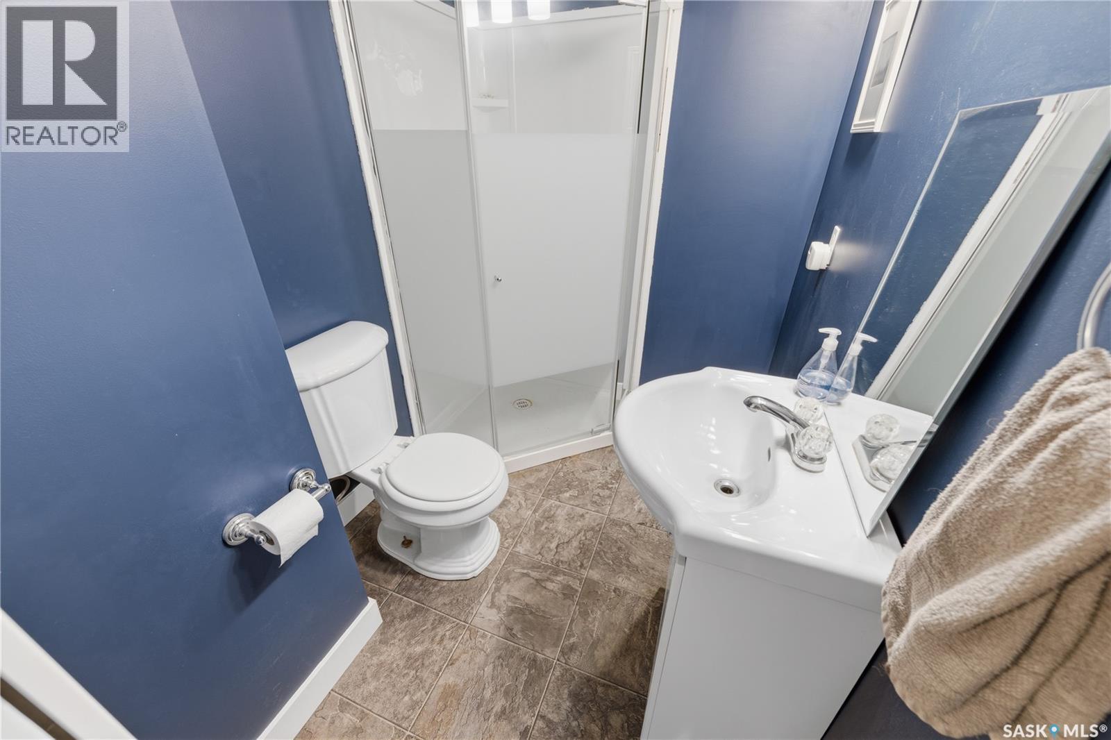 215 Margaret Street, Bulyea, SK - Indoor Photo Showing Bathroom