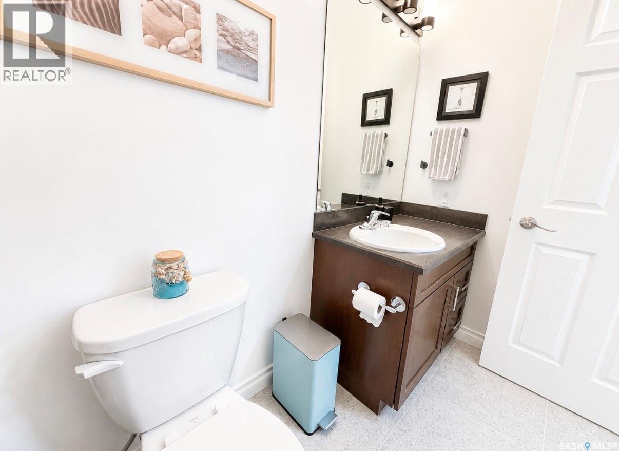 34 533 4Th Avenue Ne, Swift Current, SK - Indoor Photo Showing Bathroom