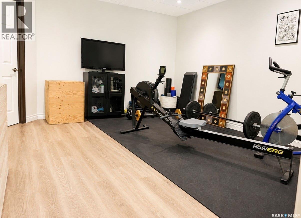 34 533 4Th Avenue Ne, Swift Current, SK - Indoor Photo Showing Gym Room