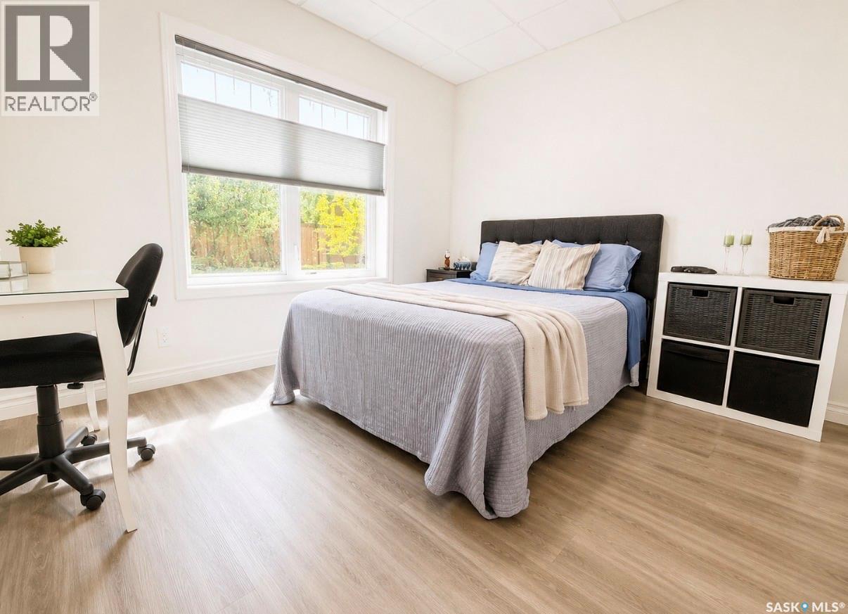 34 533 4Th Avenue Ne, Swift Current, SK - Indoor Photo Showing Bedroom