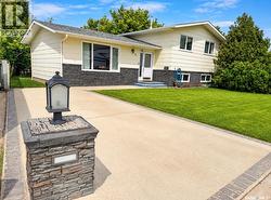 325 Aspen DRIVE Swift Current, SK S9H 3Z8