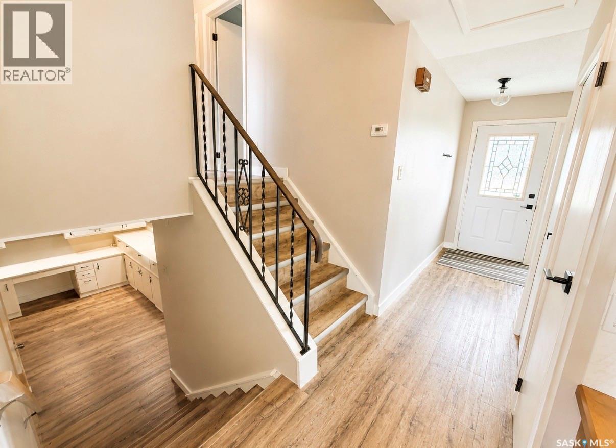 325 Aspen Drive, Swift Current, SK - Indoor Photo Showing Other Room