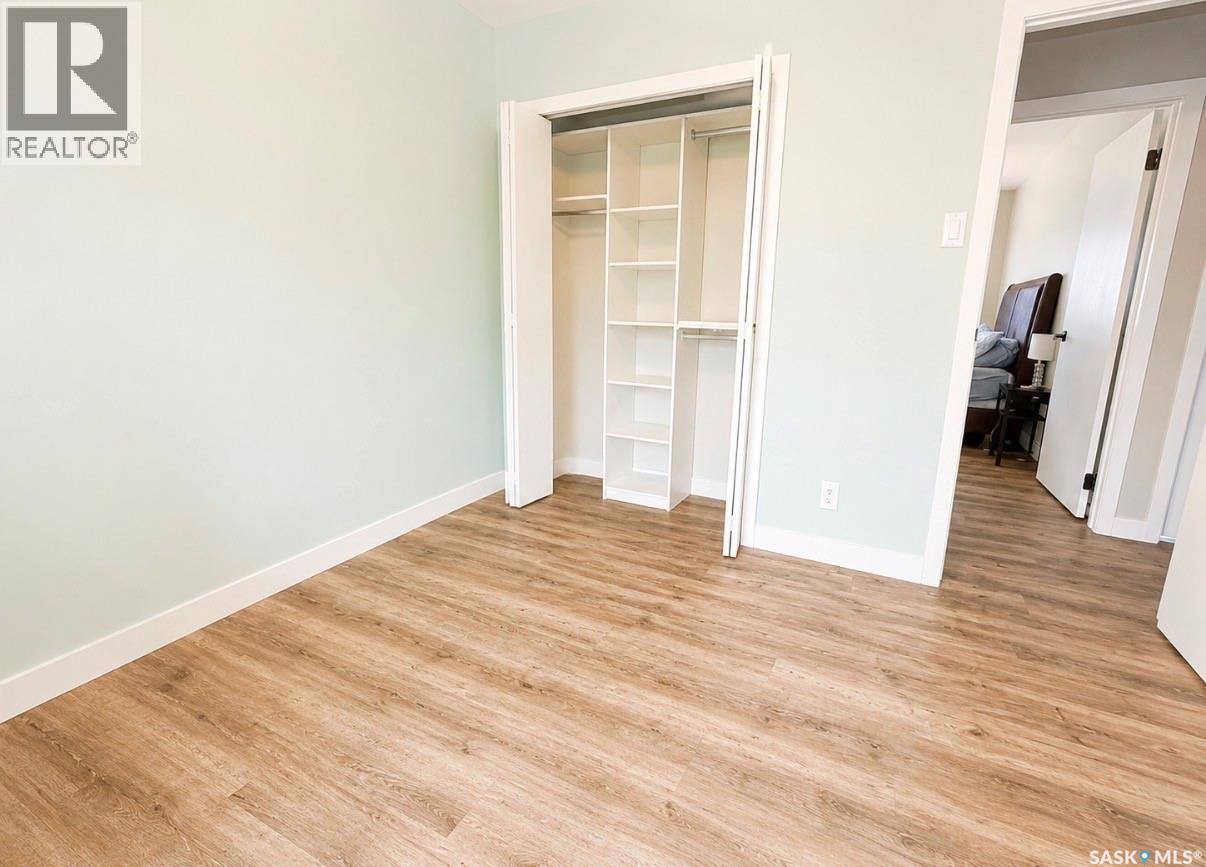 325 Aspen Drive, Swift Current, SK - Indoor Photo Showing Other Room