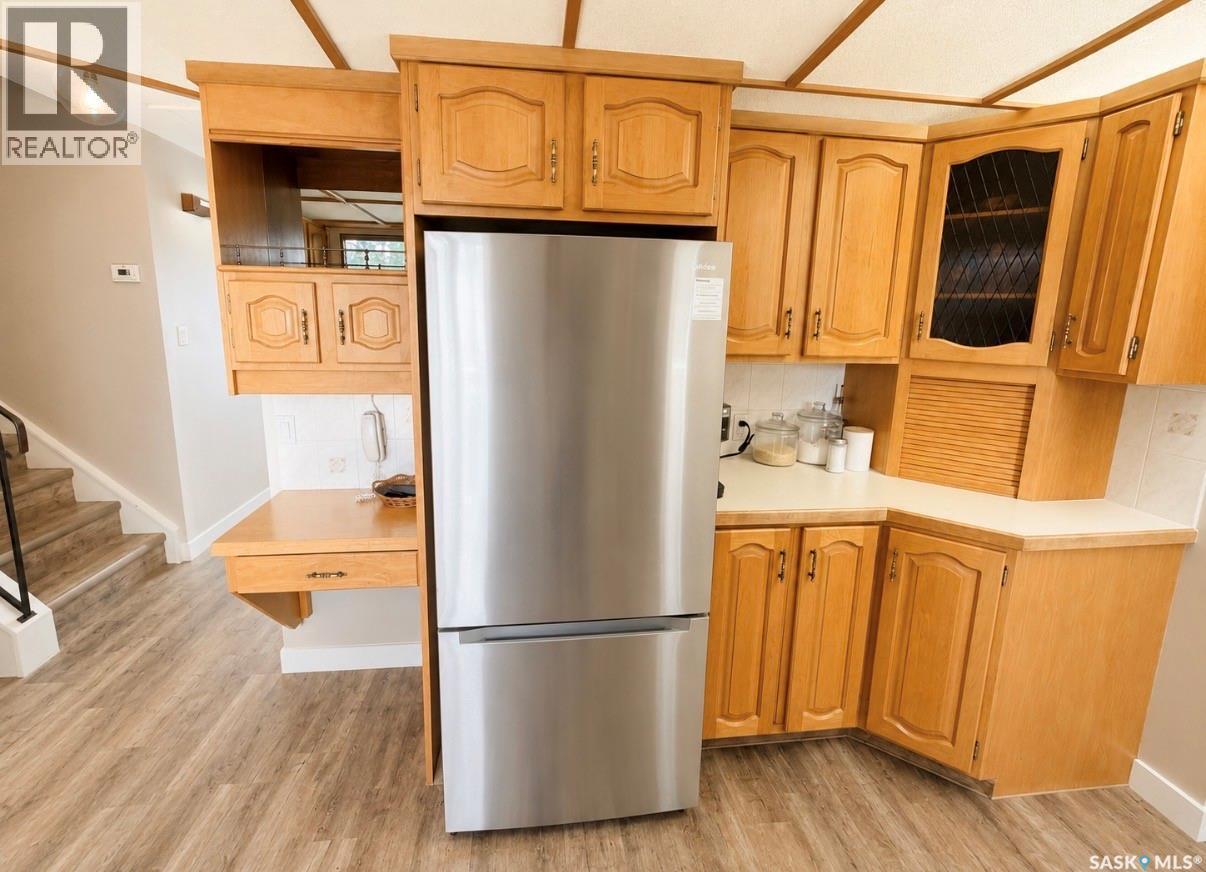 325 Aspen Drive, Swift Current, SK - Indoor Photo Showing Kitchen