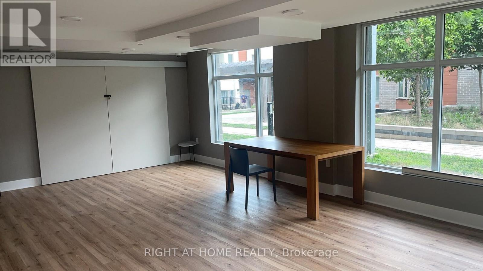 401 - 5131 Sheppard Avenue E, Toronto, ON - Indoor Photo Showing Other Room
