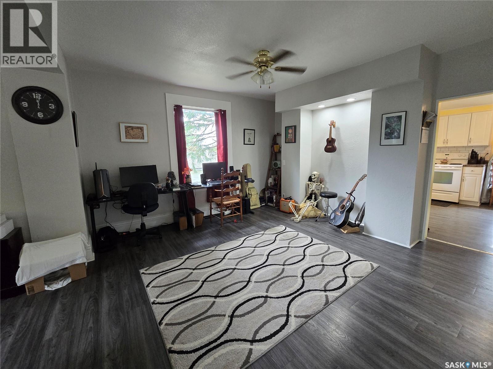328 6Th Avenue, Broadview, SK - Indoor