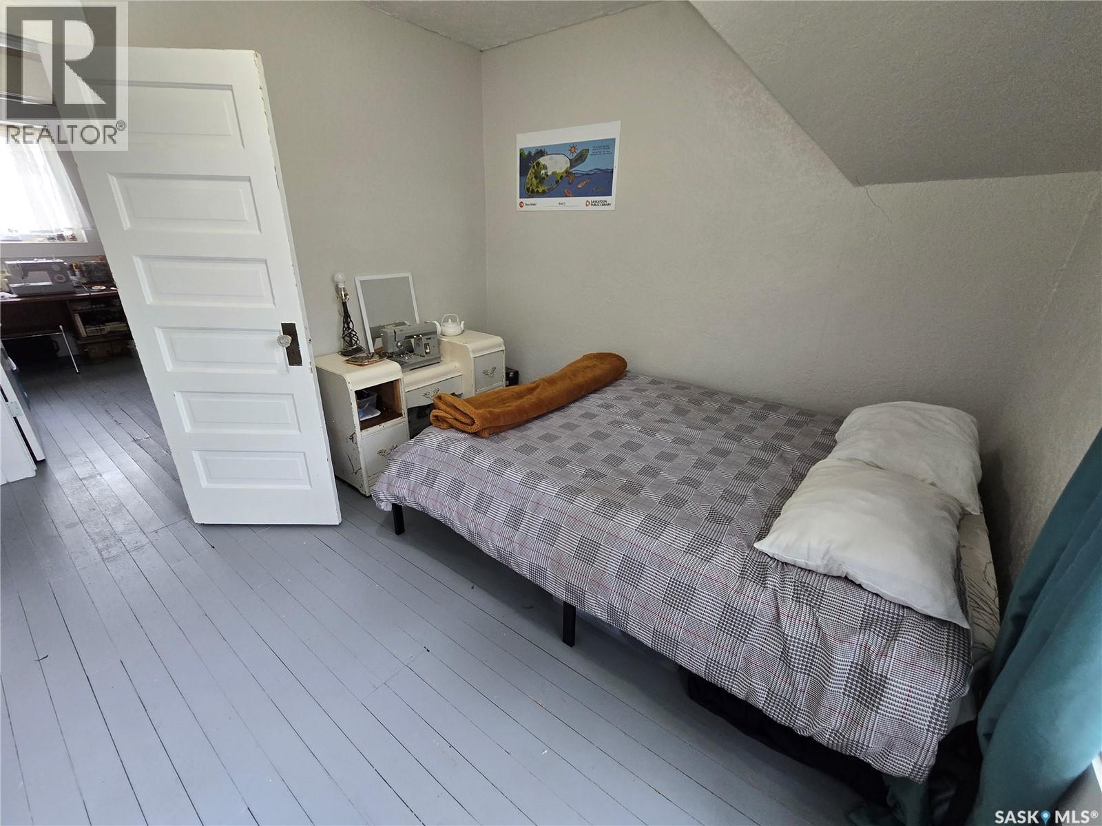 328 6Th Avenue, Broadview, SK - Indoor Photo Showing Bedroom