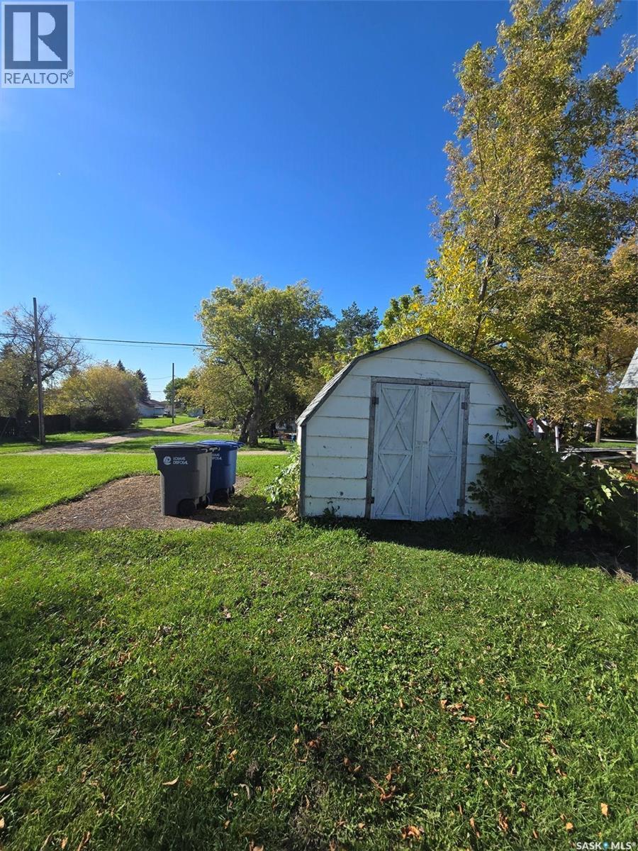 328 6Th Avenue, Broadview, SK