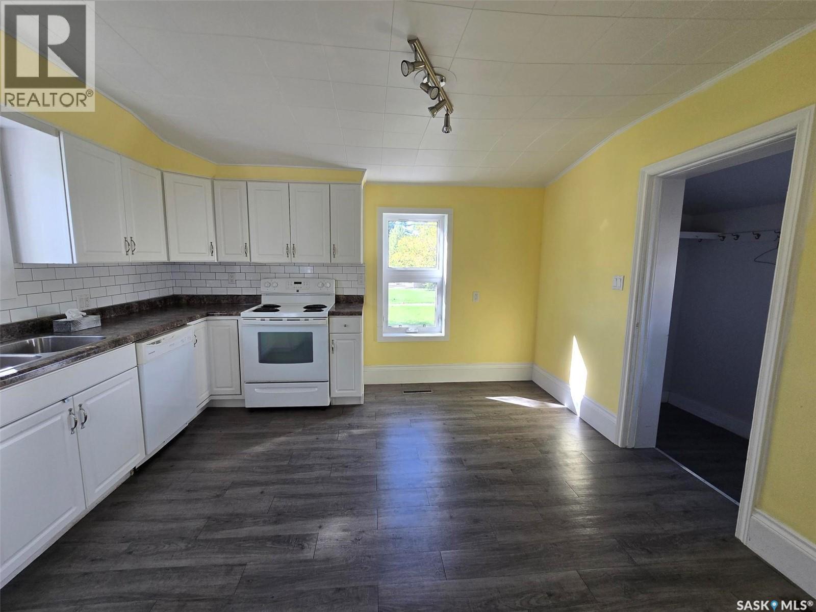 328 6Th Avenue, Broadview, SK