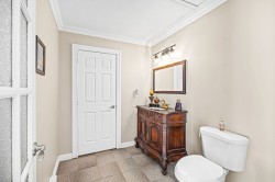 Powder room -