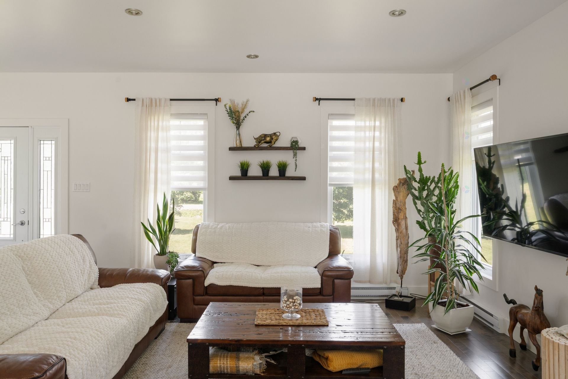 Living Room - 138Z Ch. Viens, Saint-Alphonse-De-Granby, QC