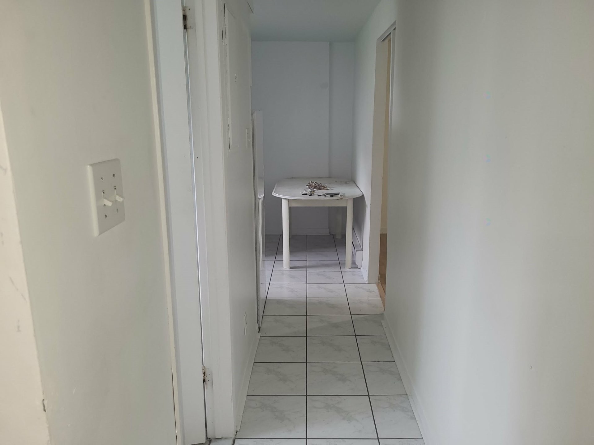 Passageway - 140B Av. George-V, Dorval, QC - Indoor Photo Showing Other Room