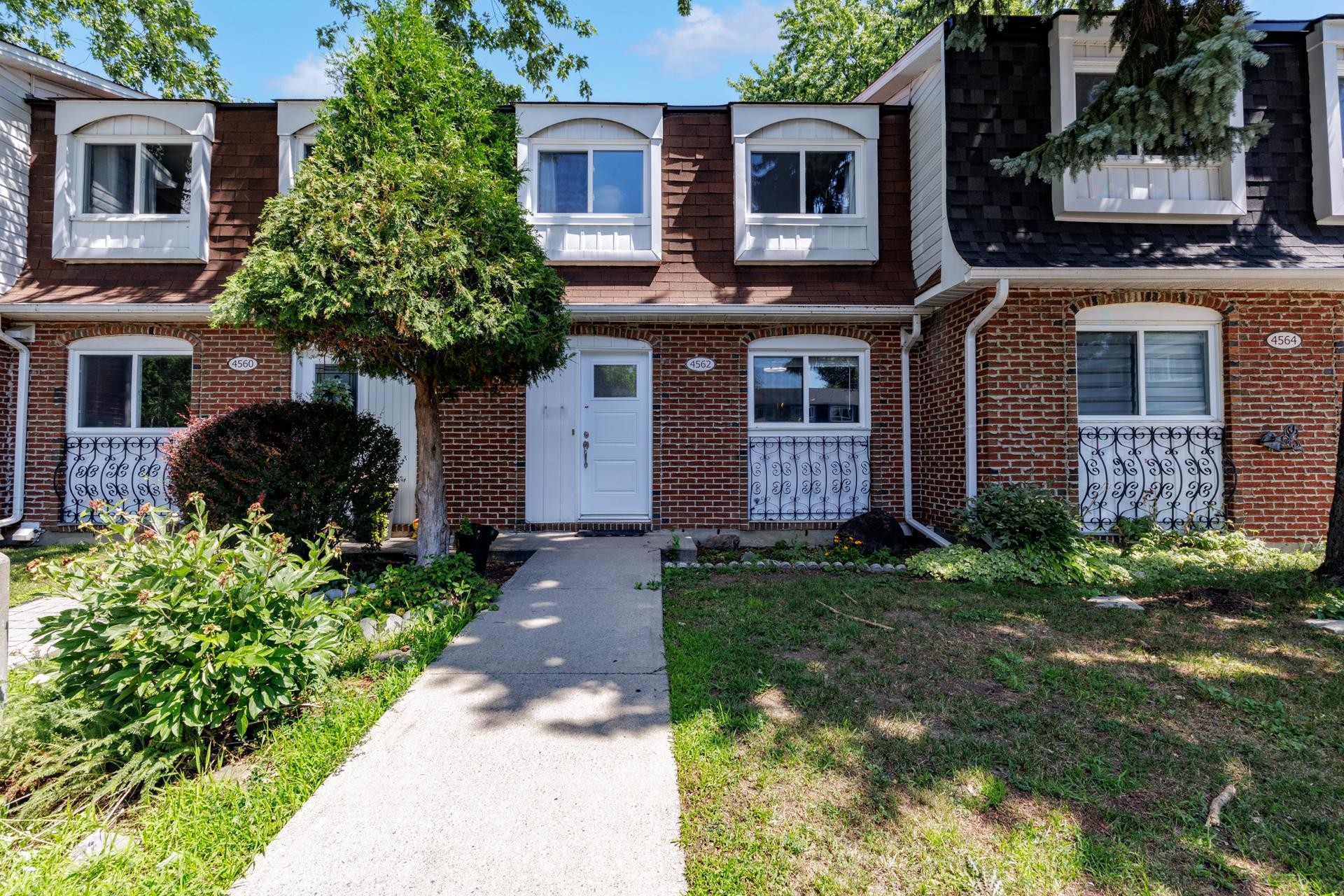 Front of Structure - 4562 Rue Lake, Dollard-Des-Ormeaux, QC - Outdoor With Facade