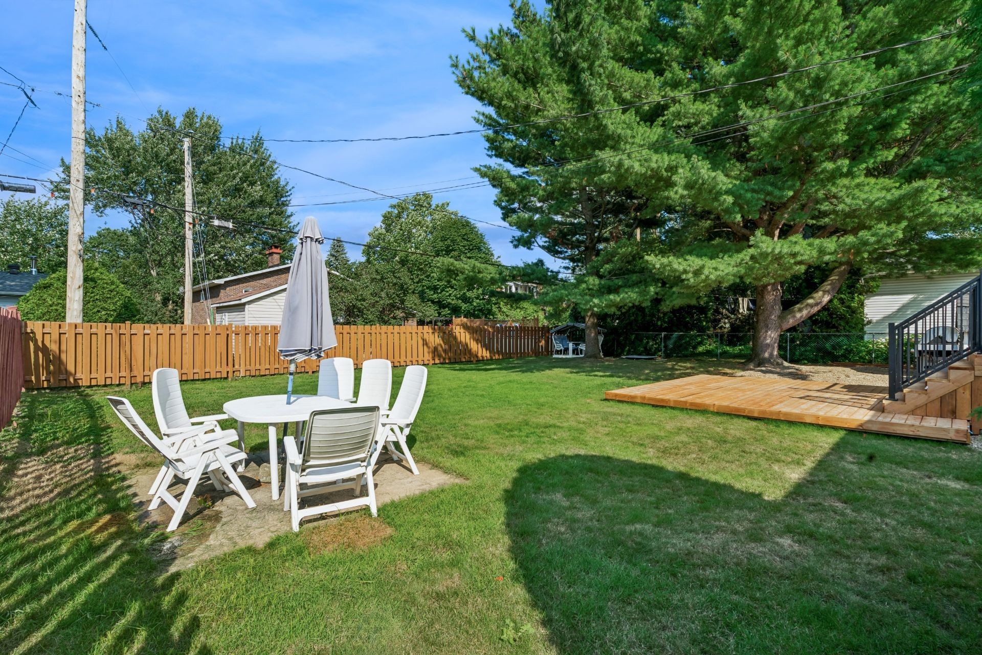 Cour - 385 Rue Auger, Beloeil, QC - Outdoor With Backyard