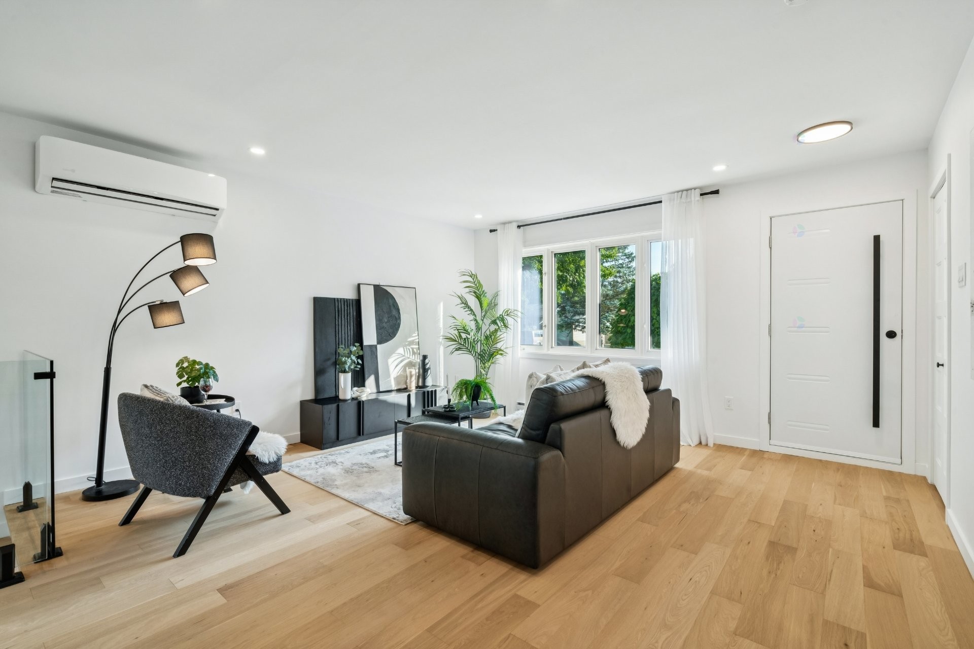 Salon - 385 Rue Auger, Beloeil, QC - Indoor