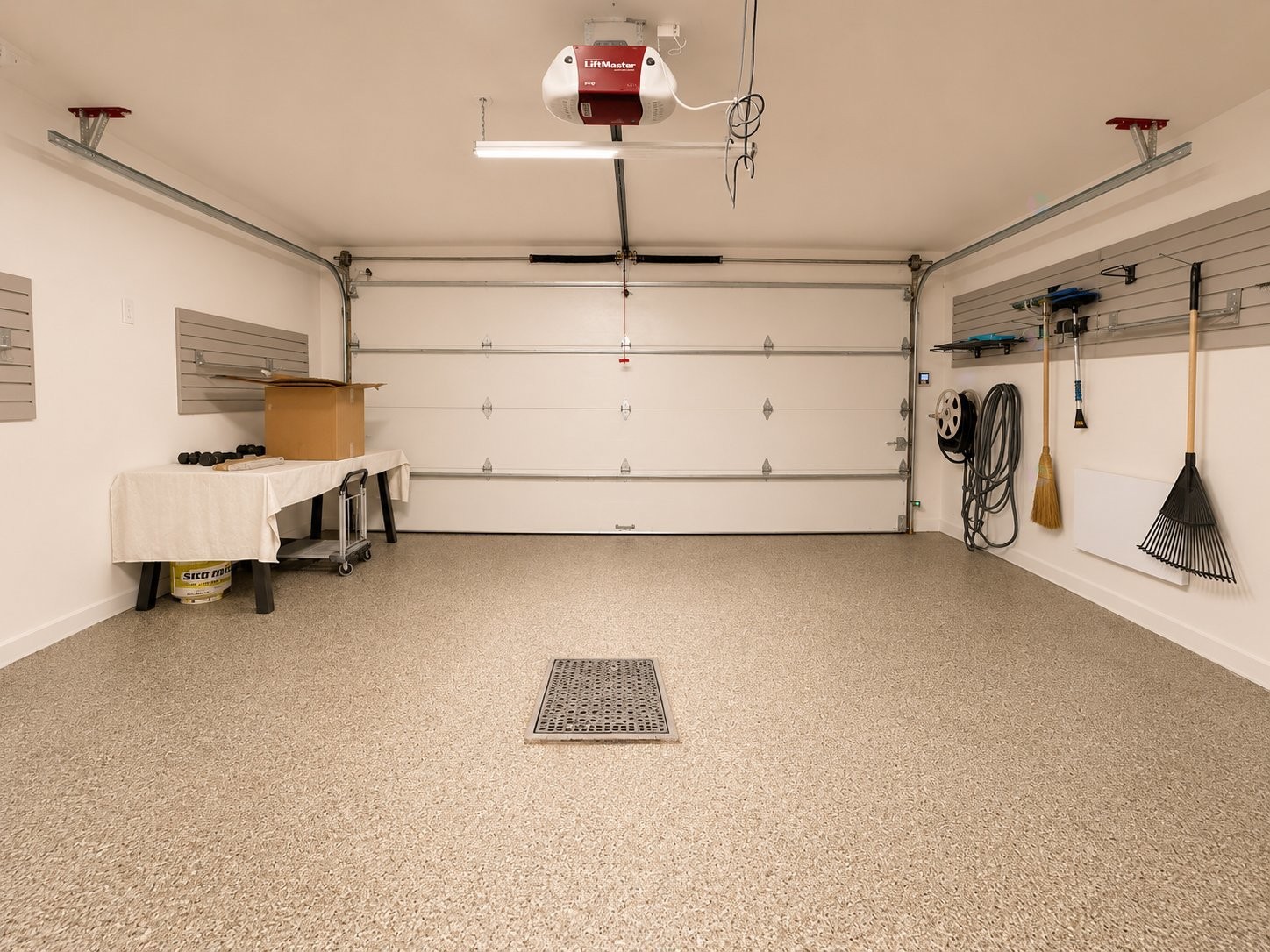 Garage - 6-373 Av. Elm, Beaconsfield, QC - Indoor Photo Showing Garage