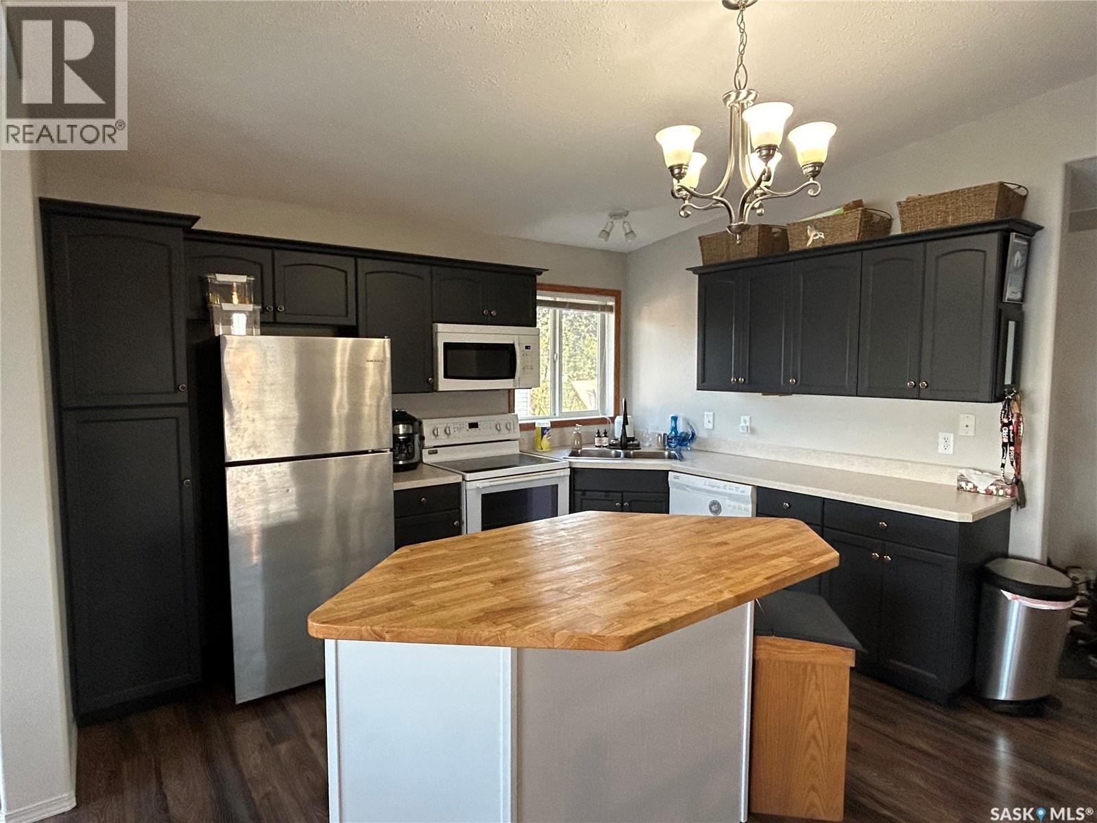 3830 First Point Beach Drive, Wakaw Lake, SK - Indoor Photo Showing Kitchen With Double Sink