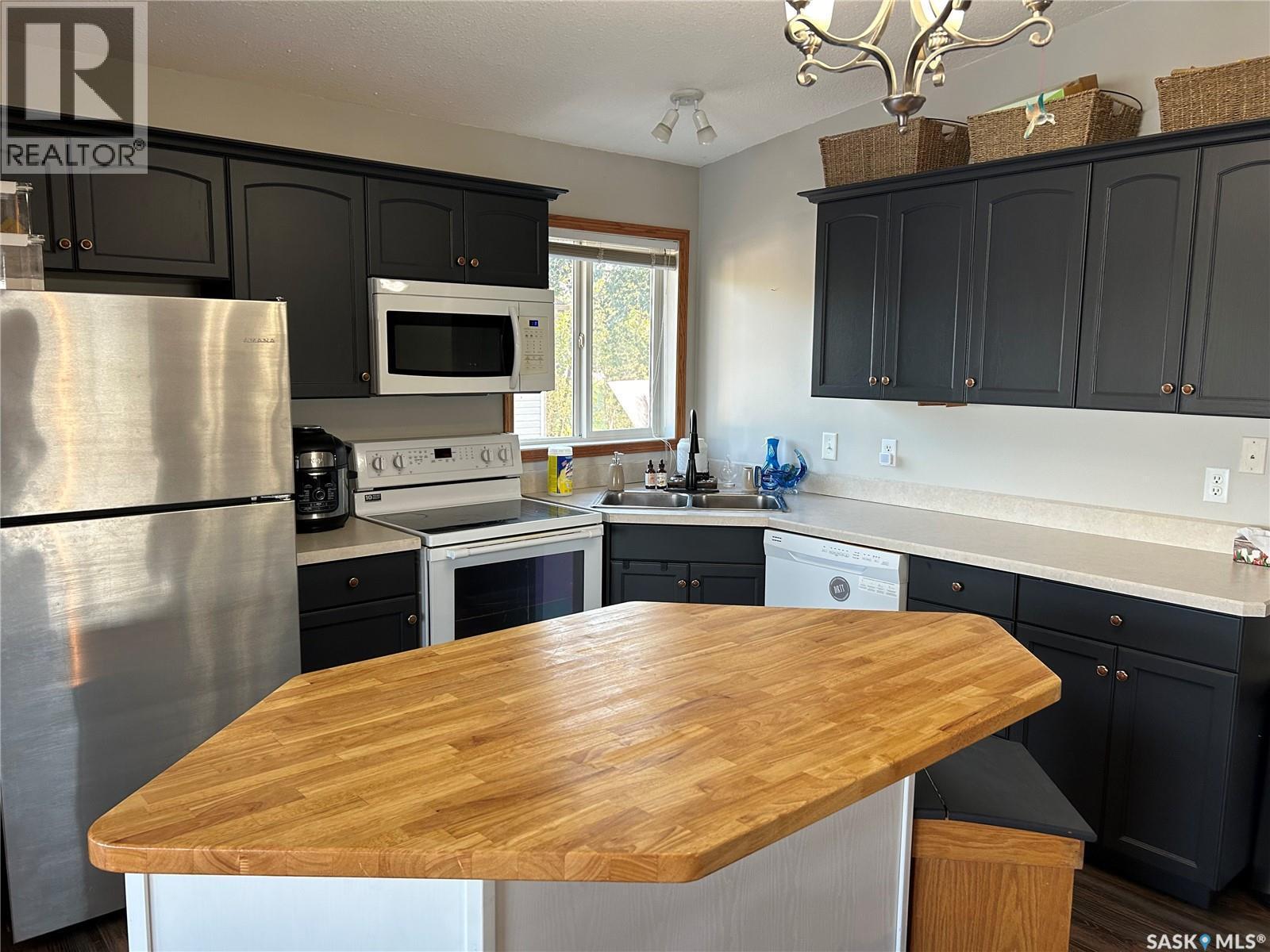 3830 First Point Beach Drive, Wakaw Lake, SK - Indoor Photo Showing Kitchen
