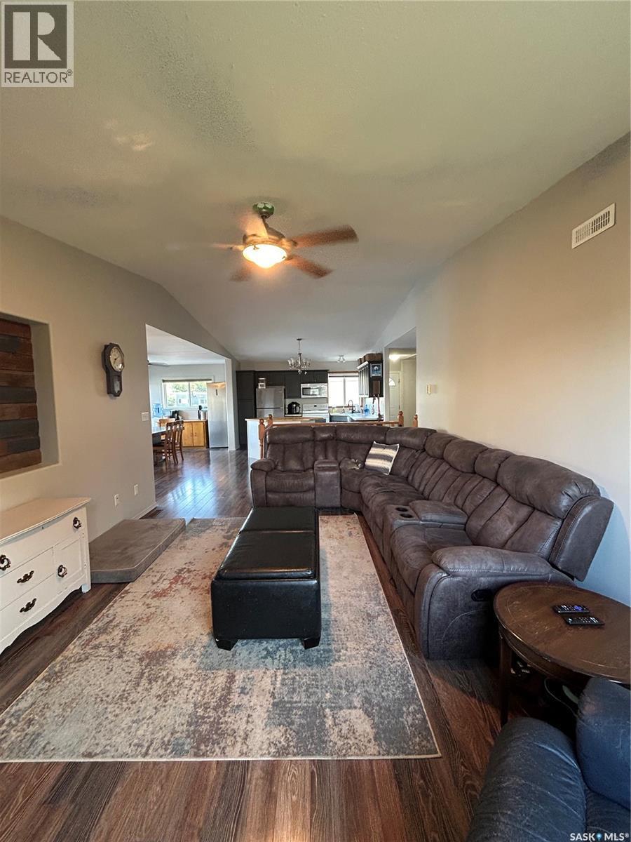 3830 First Point Beach Drive, Wakaw Lake, SK - Indoor Photo Showing Living Room