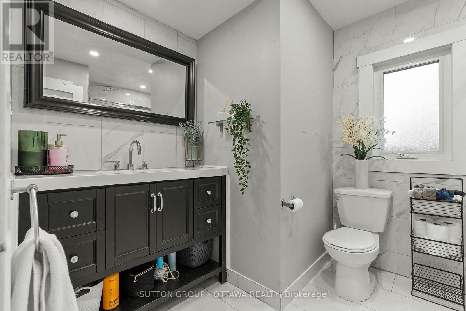 409 Blake Boulevard, Ottawa, ON - Indoor Photo Showing Bathroom