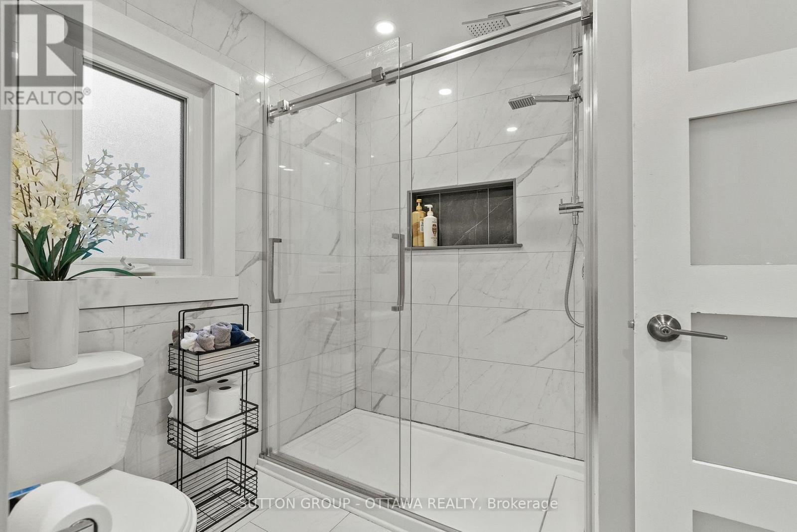409 Blake Boulevard, Ottawa, ON - Indoor Photo Showing Bathroom