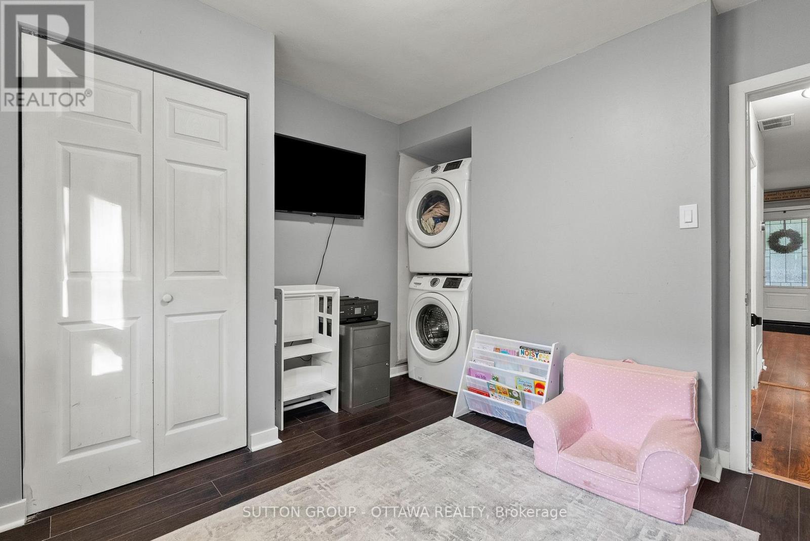 409 Blake Boulevard, Ottawa, ON - Indoor Photo Showing Laundry Room