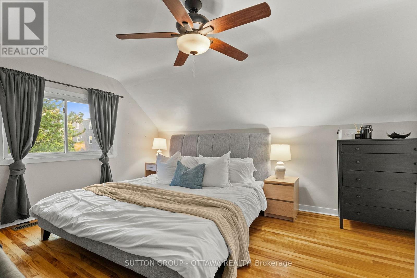 409 Blake Boulevard, Ottawa, ON - Indoor Photo Showing Bedroom
